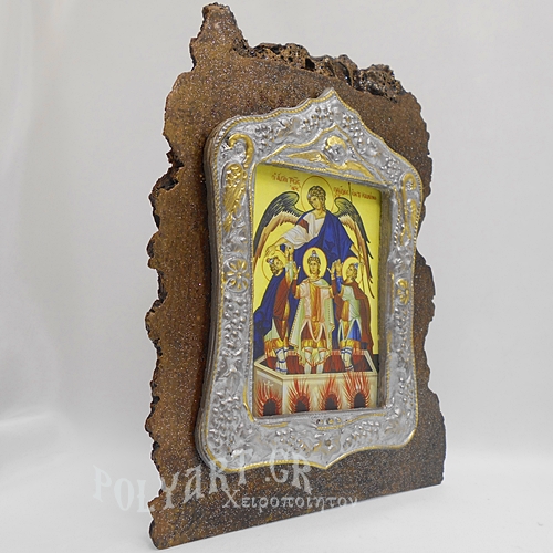 ΤΡΕΙΣ ΠΑΙΔΕΣ ΕΝ ΚΑΜΙΝΩ - Κορνιζόλιθος 